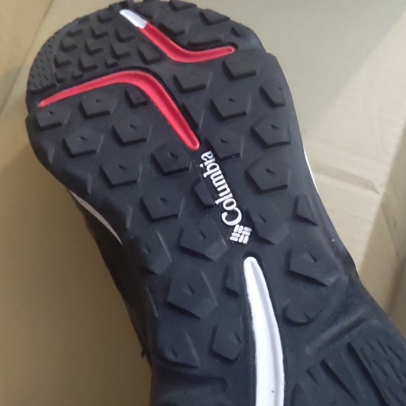 Men's Columbia Vitesse OutDry Size 12 Black/Bright Red w Yellow/Red Laces - Picture 8 of 9